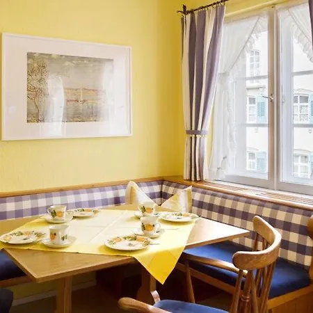 Apartment Haus Burgund